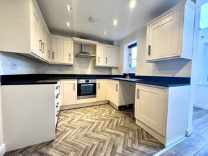 Photo 19- click for photo gallery